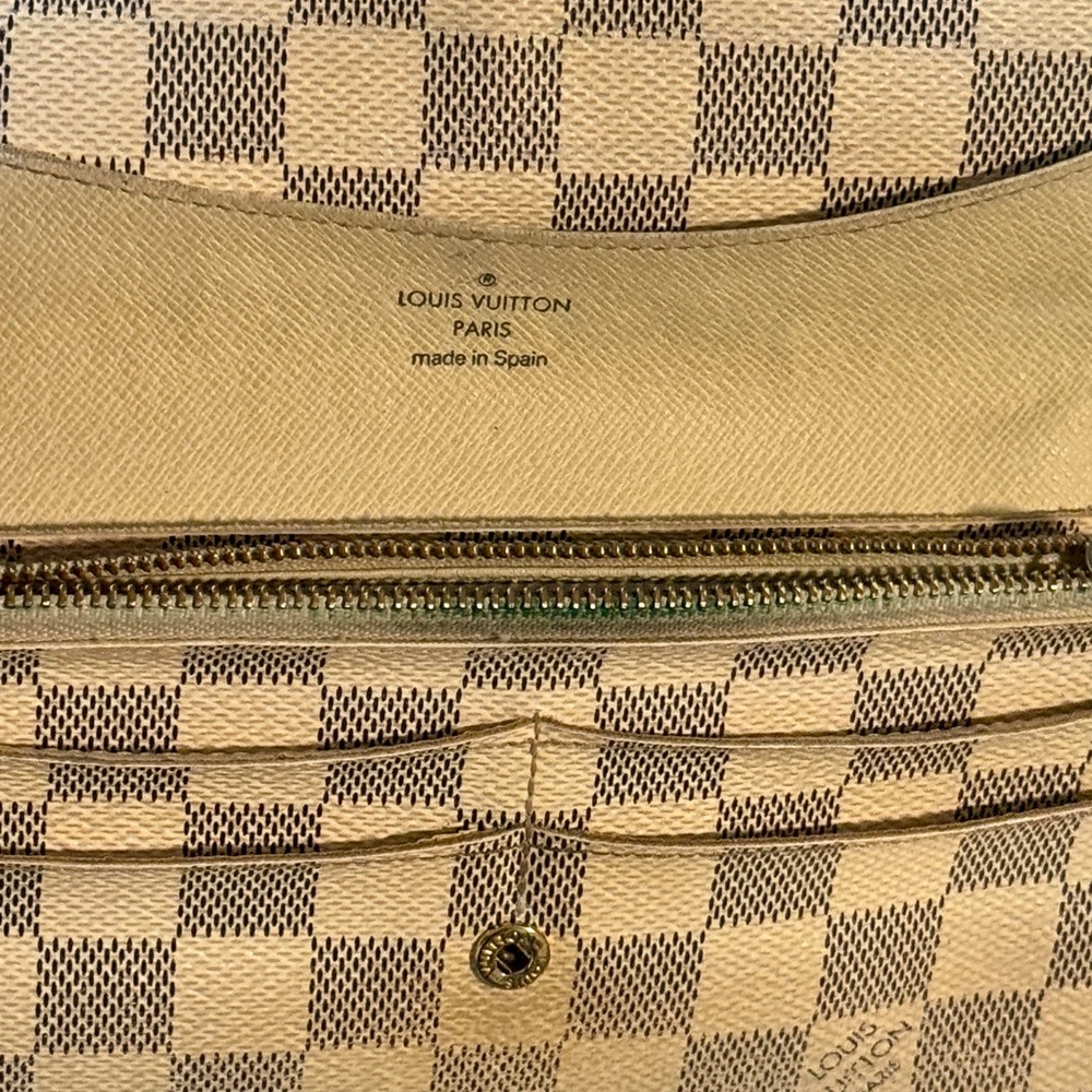 Louis Vuitton Damier Bifold Checkered Clutch - Picture 10 of 16
